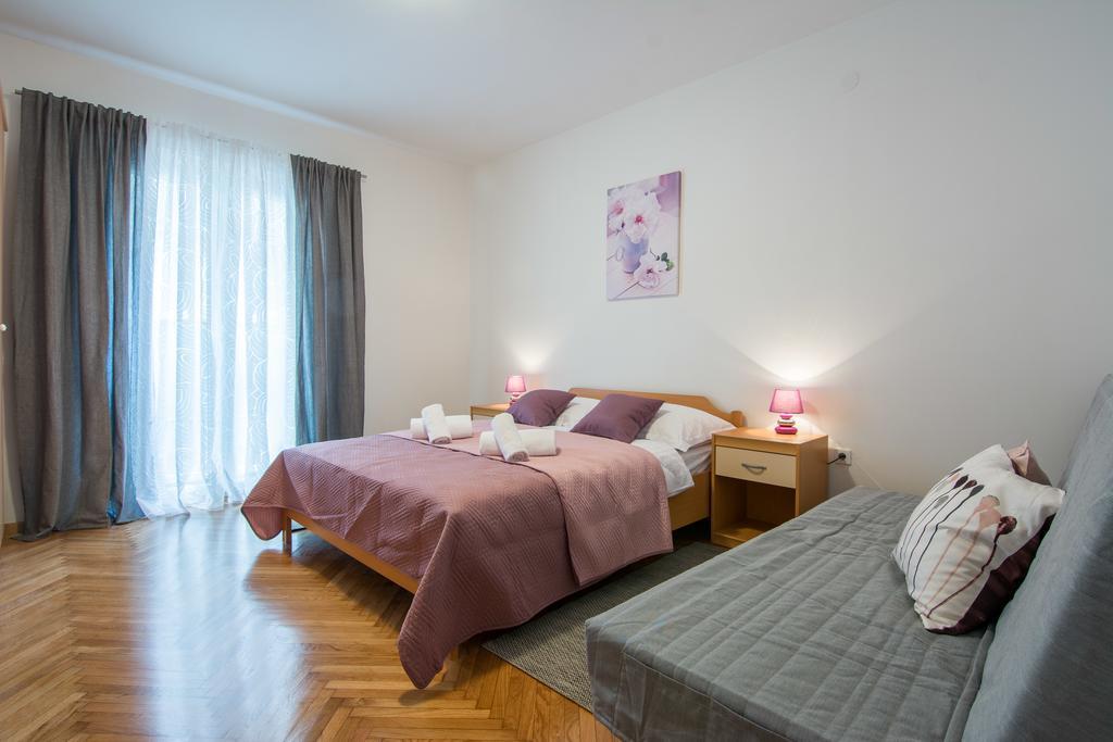 Melita Center Apartment Zadar Bagian luar foto