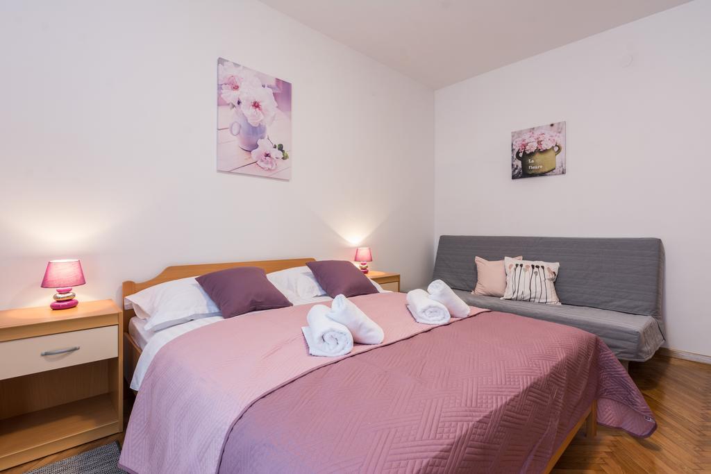 Melita Center Apartment Zadar Bagian luar foto